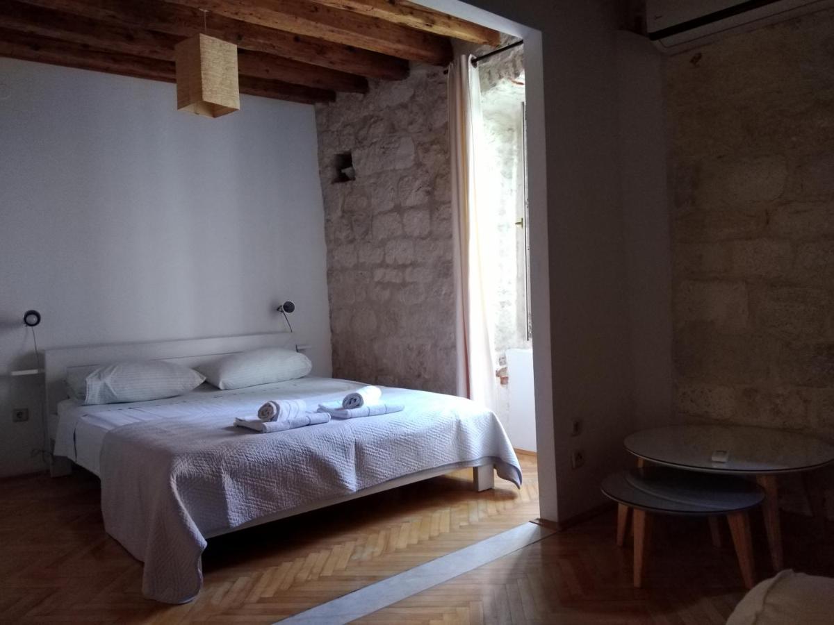 Rooms Livia Trogir Dış mekan fotoğraf