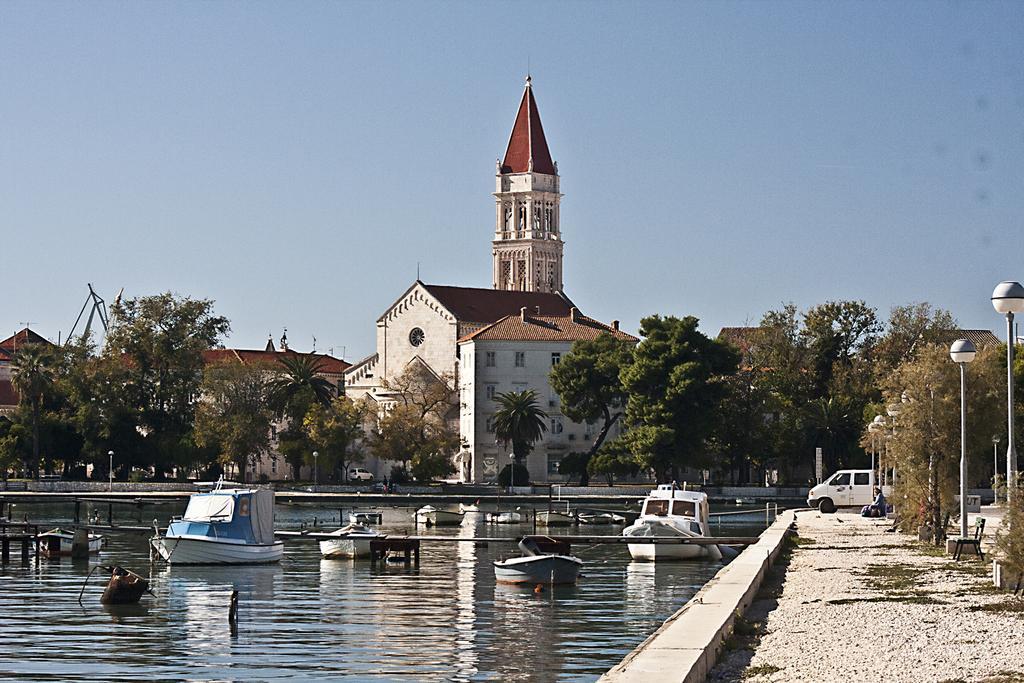 Rooms Livia Trogir Dış mekan fotoğraf