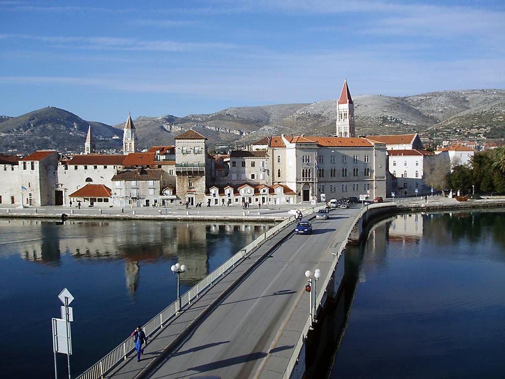 Rooms Livia Trogir Dış mekan fotoğraf