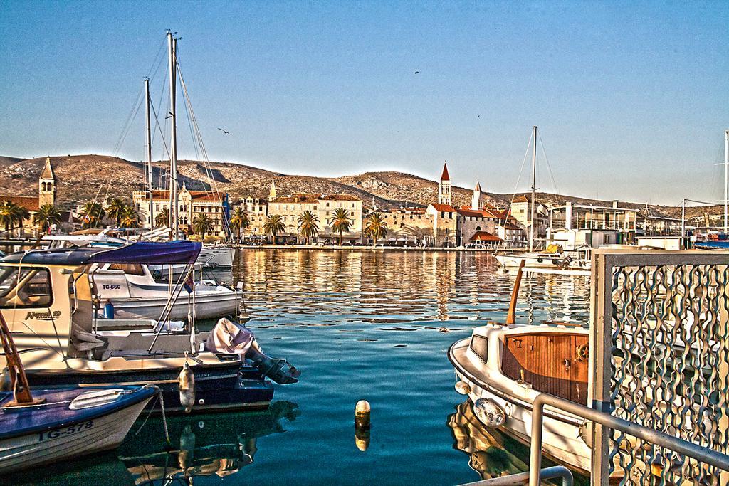 Rooms Livia Trogir Dış mekan fotoğraf