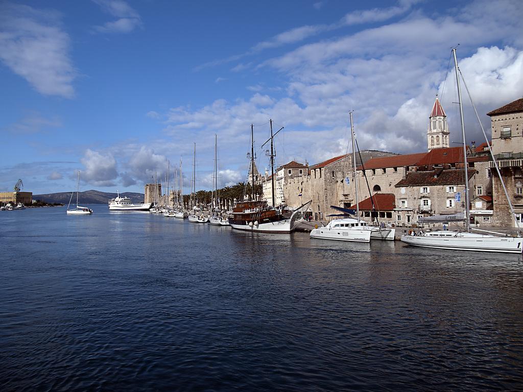 Rooms Livia Trogir Dış mekan fotoğraf
