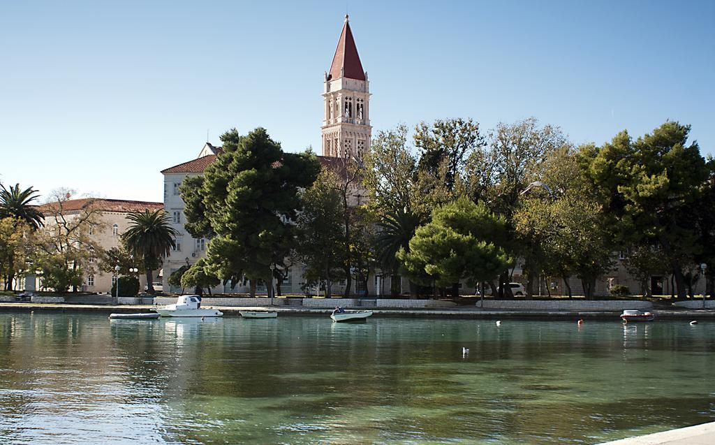 Rooms Livia Trogir Dış mekan fotoğraf
