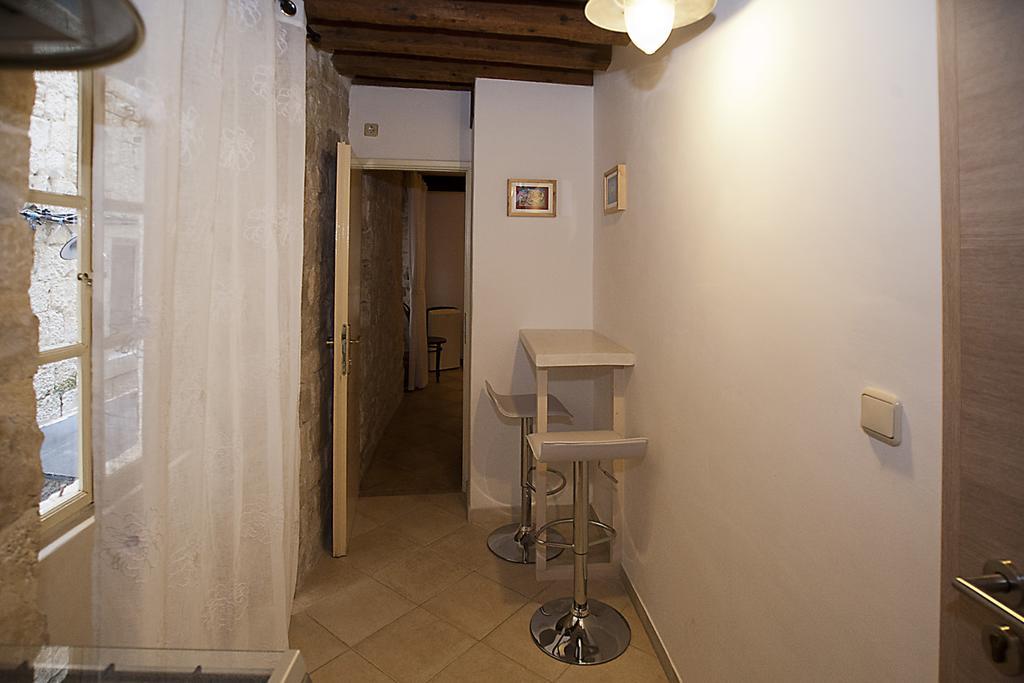 Rooms Livia Trogir Oda fotoğraf