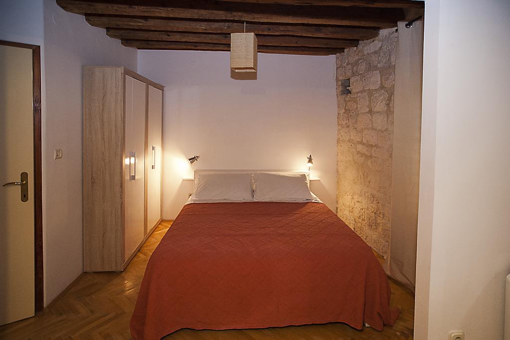 Rooms Livia Trogir Oda fotoğraf