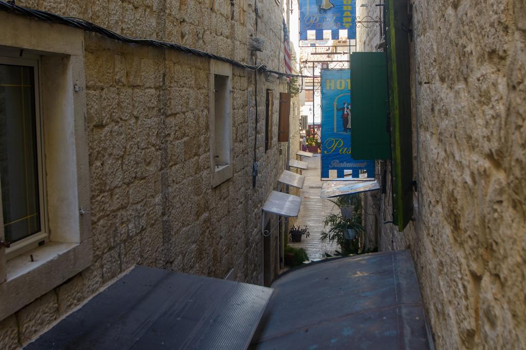 Rooms Livia Trogir Oda fotoğraf