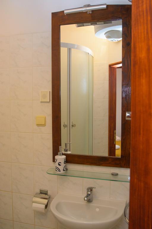 Rooms Livia Trogir Oda fotoğraf
