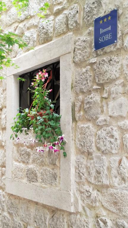 Rooms Livia Trogir Dış mekan fotoğraf